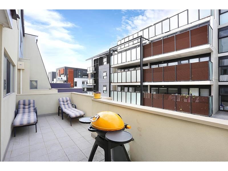 202/117 Pier Street, Altona VIC 3018