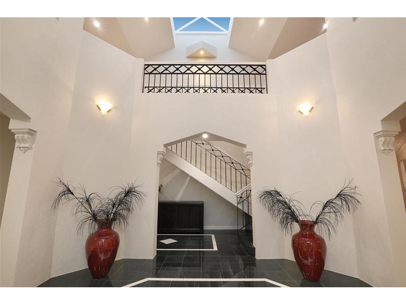 9 Elegan Court, Hillside VIC 3037