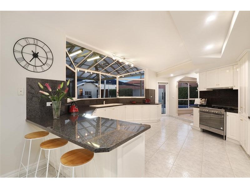9 Elegan Court, Hillside VIC 3037