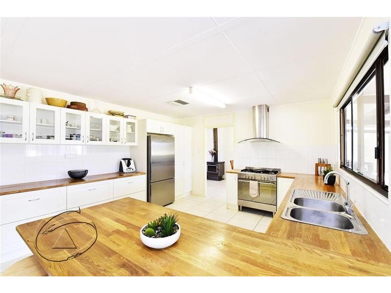 24 Grasstree Road, Connellan NT 0870