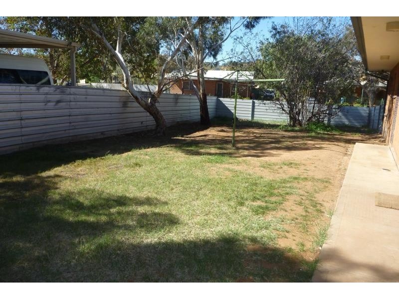 1/2 Grant Road, Larapinta NT 0875