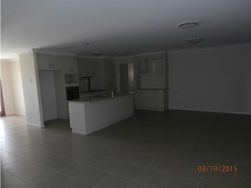 27 Bishop Drive, Miles QLD 4415