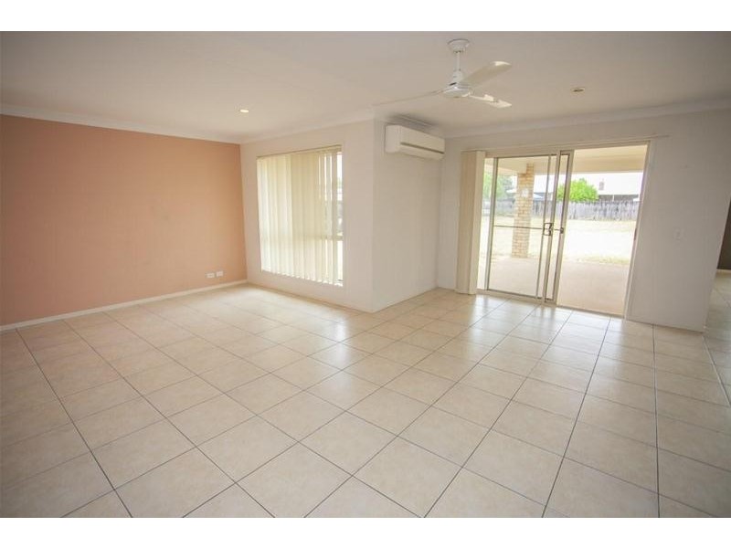 8 Back Avenue, Chinchilla QLD 4413