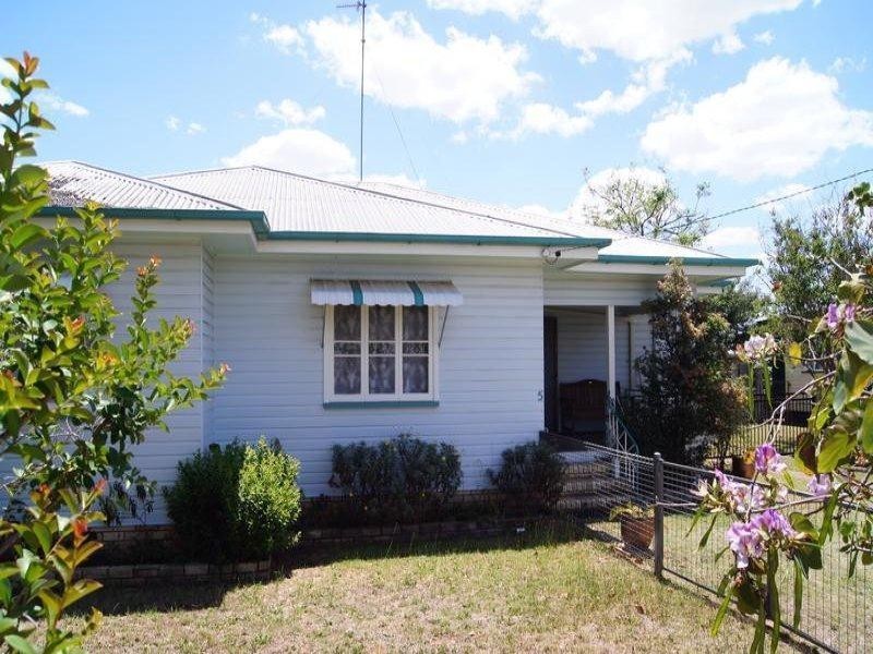 5 Barber Street, Chinchilla QLD 4413