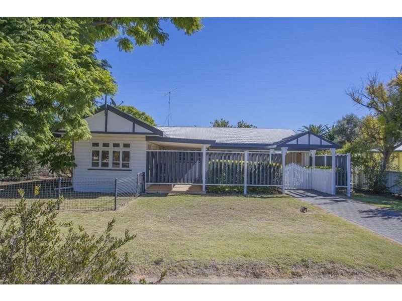 101 Middle Street, Chinchilla QLD 4413