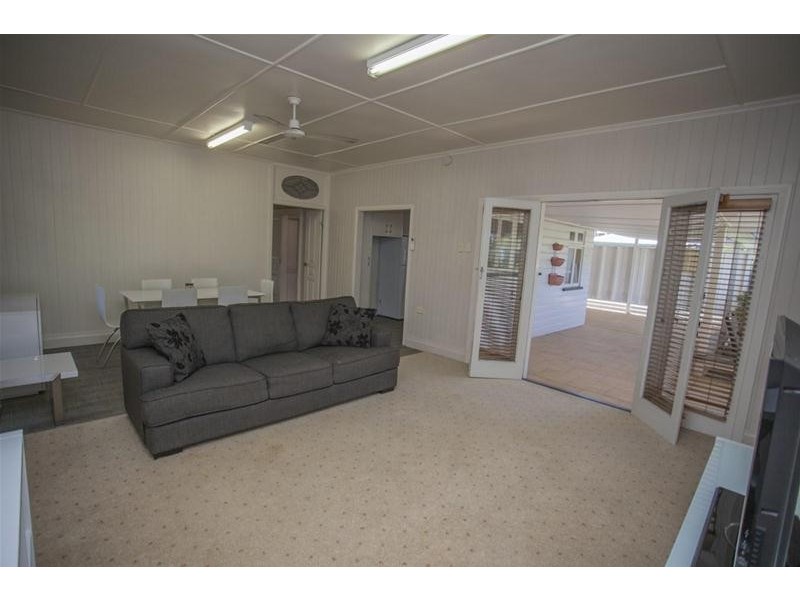 101 Middle Street, Chinchilla QLD 4413
