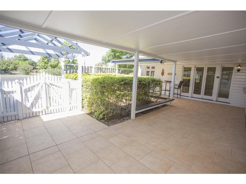 101 Middle Street, Chinchilla QLD 4413