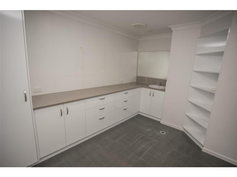 101 Middle Street, Chinchilla QLD 4413