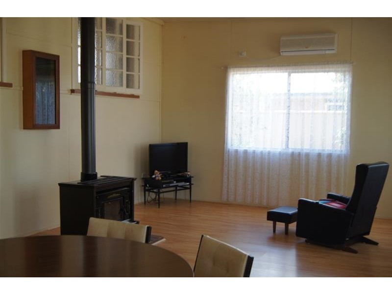 18 Evans Street, Chinchilla QLD 4413