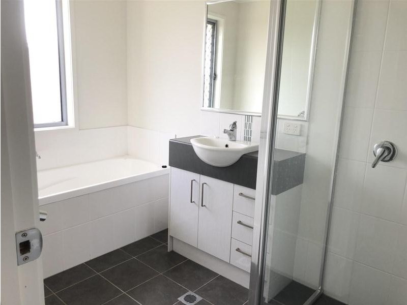 10 Brennan Place, Chinchilla QLD 4413