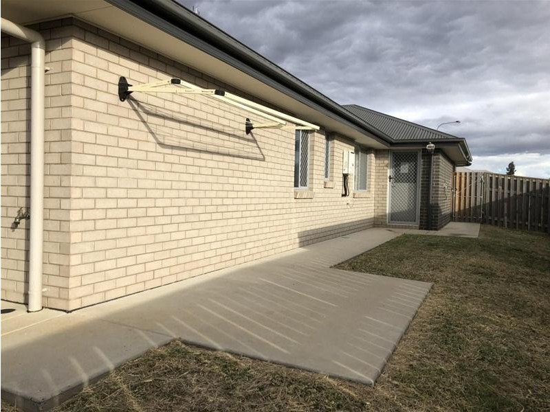 10 Brennan Place, Chinchilla QLD 4413