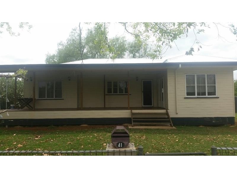 41 Windmill Road, Chinchilla QLD 4413