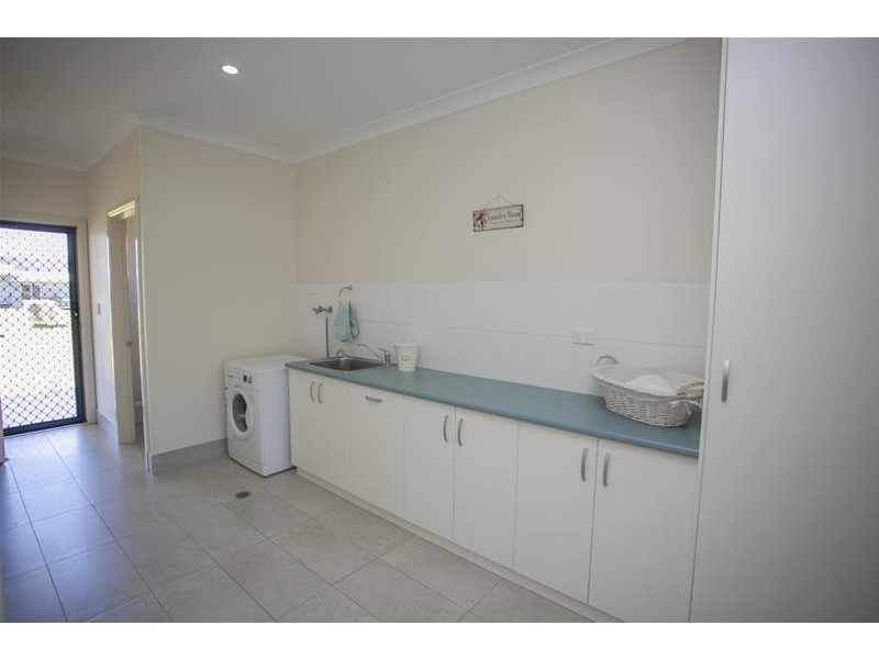 55 Tomlinson Court, Chinchilla QLD 4413