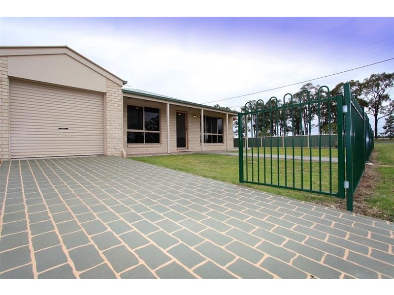 105 Edith Street, Miles QLD 4415