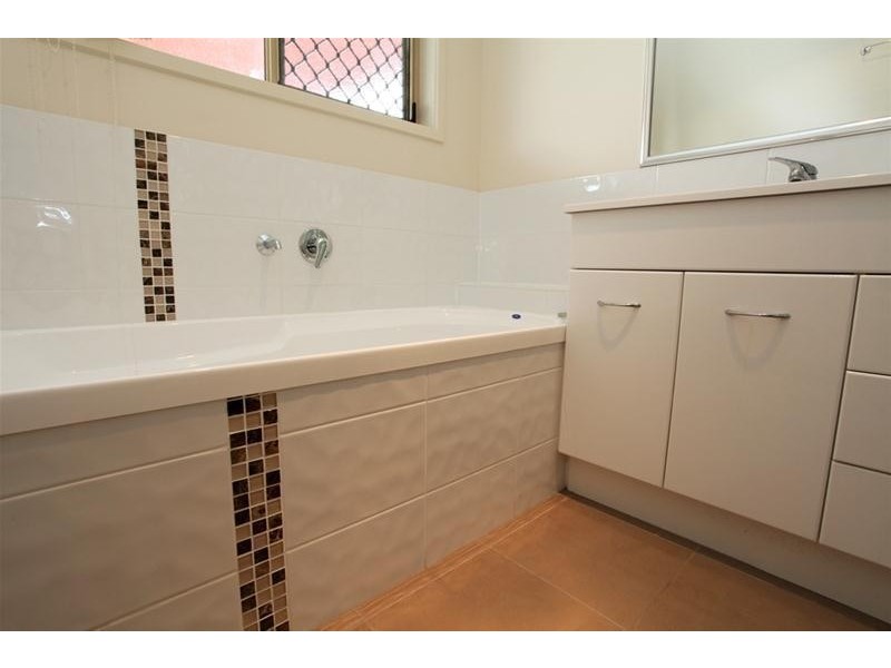 105 Edith Street, Miles QLD 4415