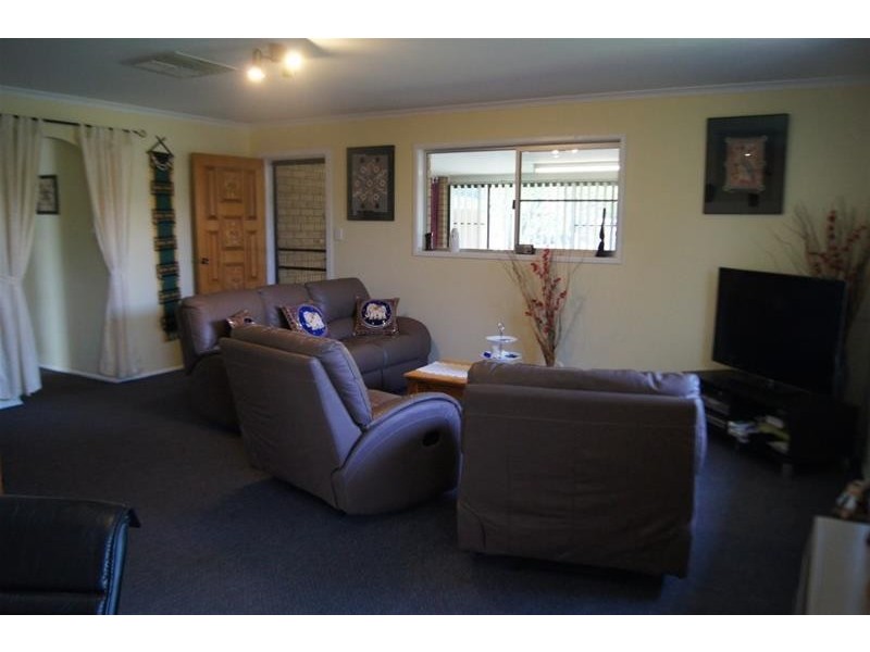 9 Sheriff Street, Chinchilla QLD 4413