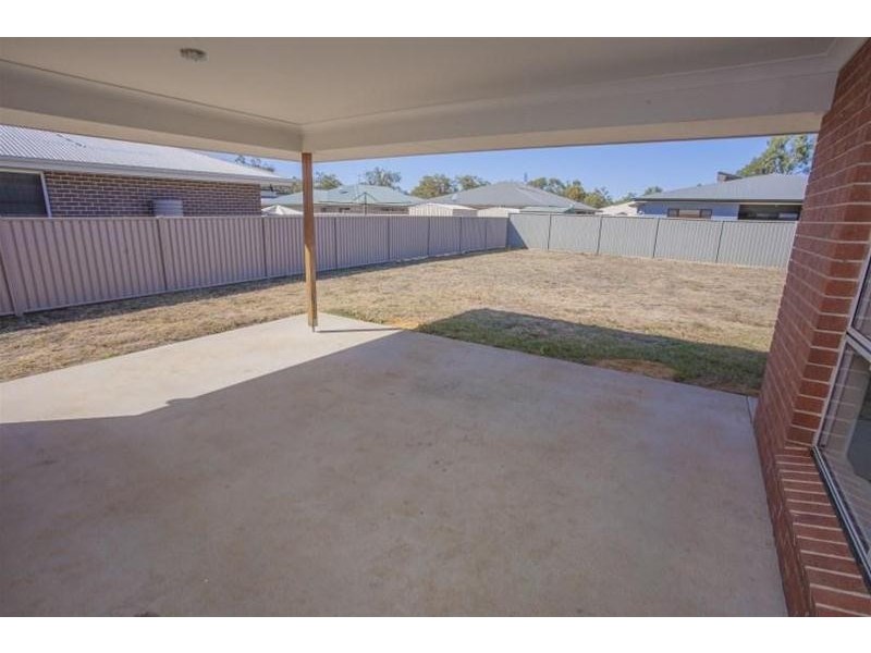 56 Sommerfeld Crescent, Chinchilla QLD 4413