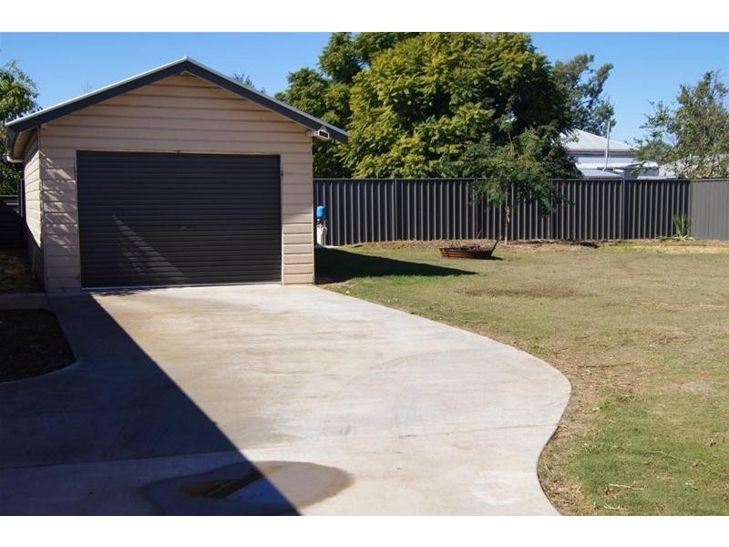 17 Wood Street, Chinchilla QLD 4413