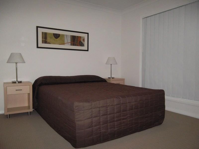 2/24 Lee Street, Miles QLD 4415