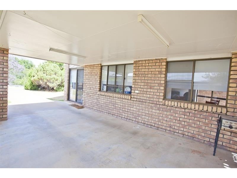 4 Fitzgerald Street, Chinchilla QLD 4413