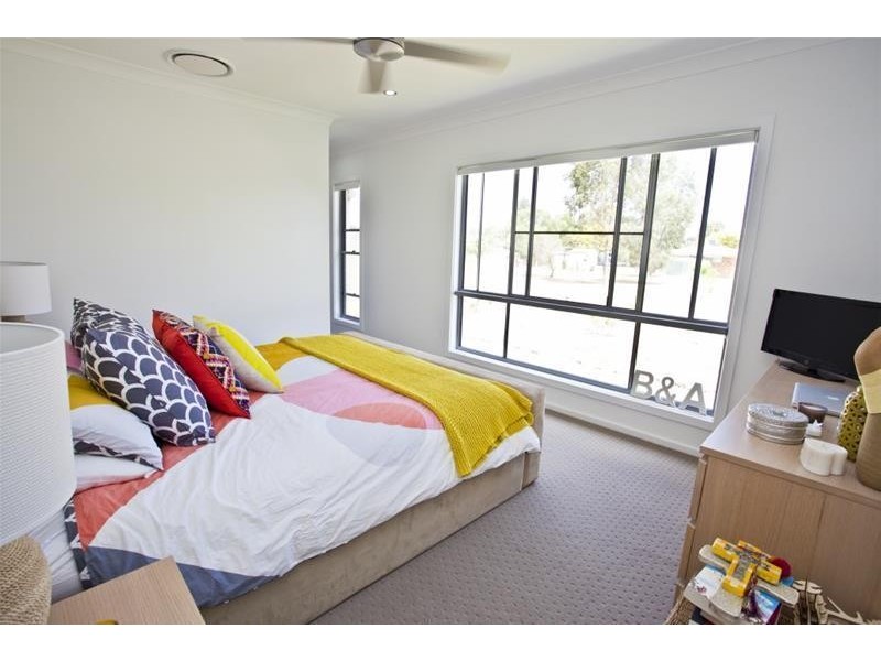 33 Sommerfeld Crescent, Chinchilla QLD 4413