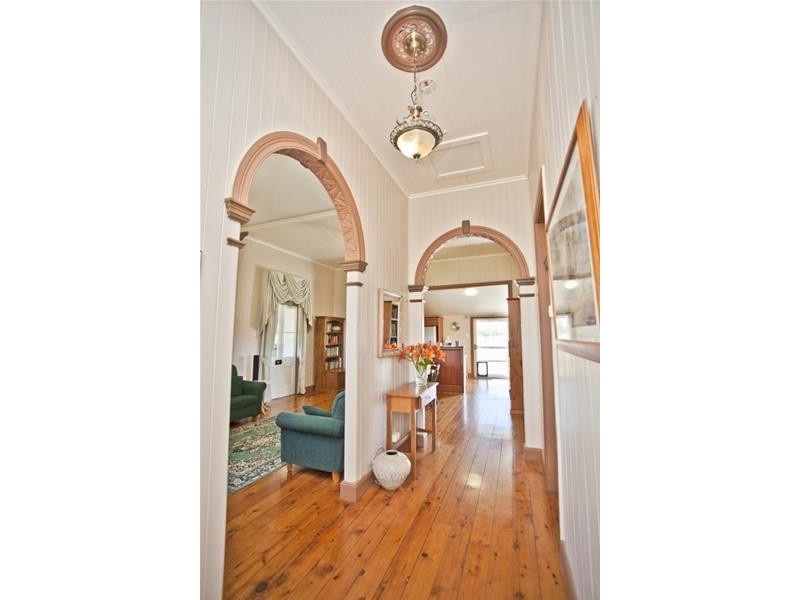 183 Burnt Bridge Road, Chinchilla QLD 4413