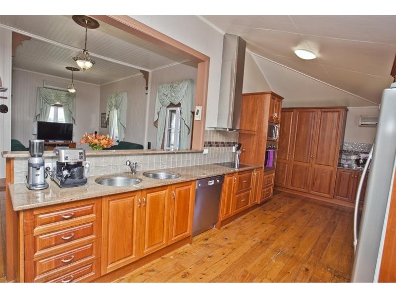 183 Burnt Bridge Road, Chinchilla QLD 4413