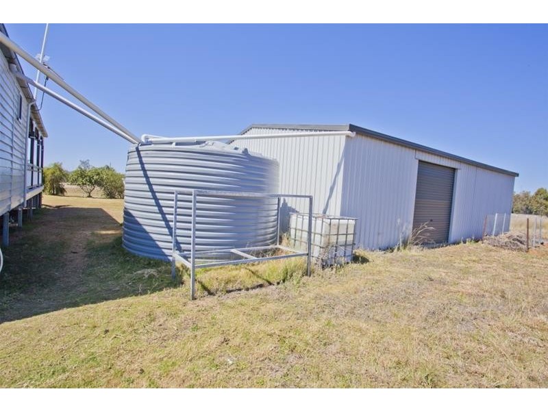 183 Burnt Bridge Road, Chinchilla QLD 4413