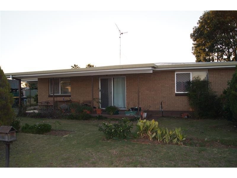 8 Atkins Street, Chinchilla QLD 4413