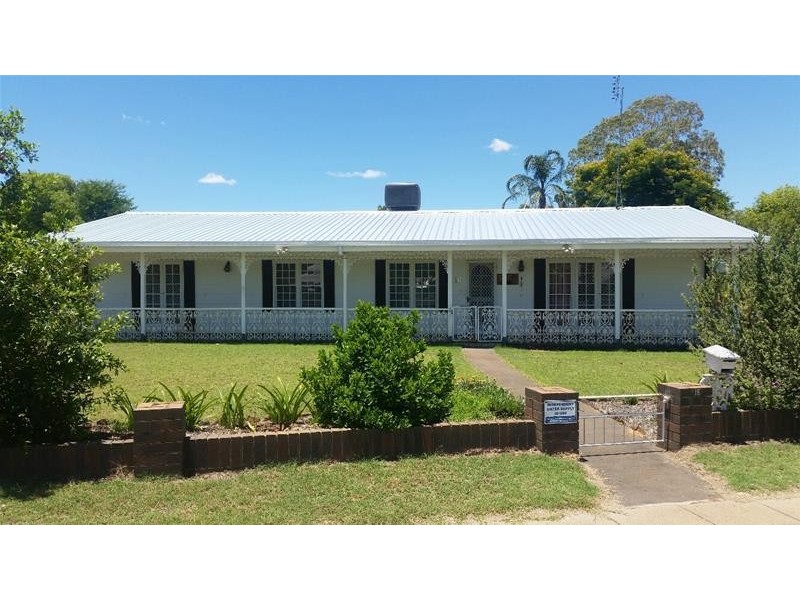 16 Glasson Street, Chinchilla QLD 4413