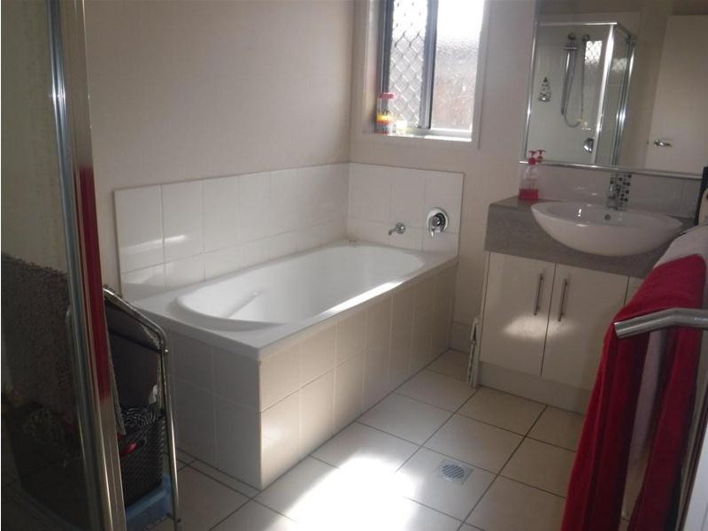 13 Hughes Street, Chinchilla QLD 4413