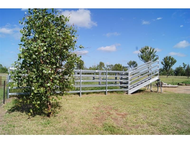 279 Dawson Gate Road, Chinchilla QLD 4413