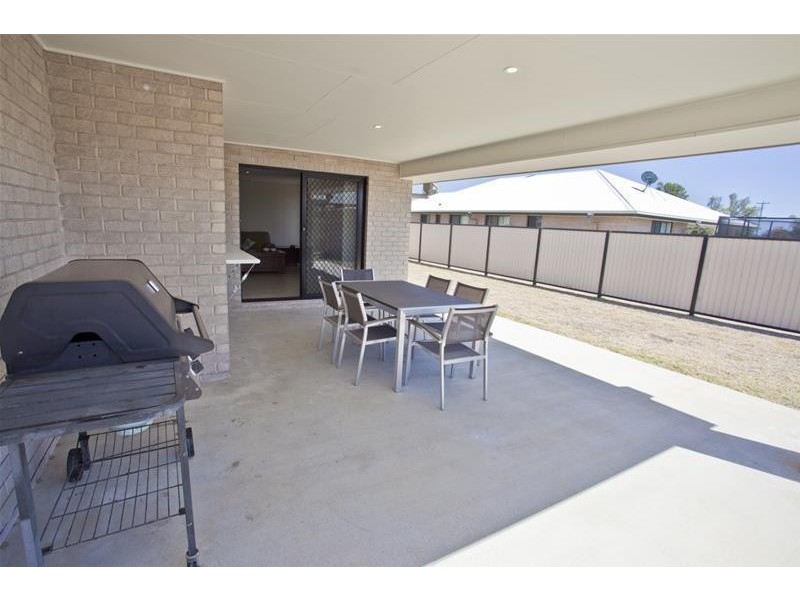 75 Windmill Road, Chinchilla QLD 4413