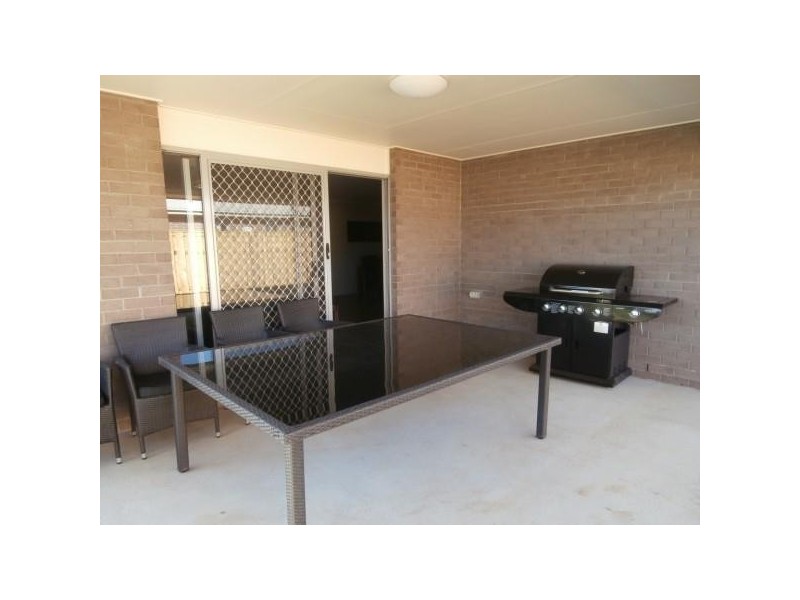 3 Hughes Avenue, Chinchilla QLD 4413