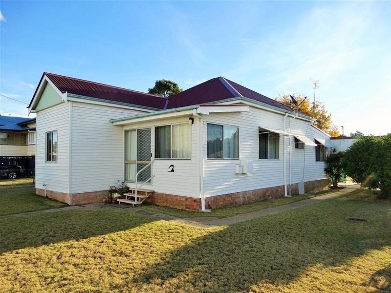 9 First Avenue, Chinchilla QLD 4413