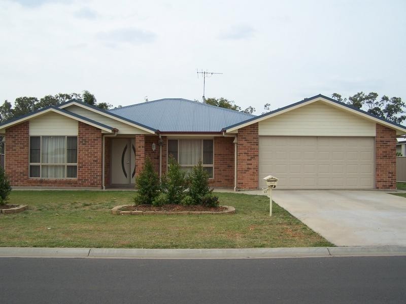 37 Pilkington Street, Chinchilla QLD 4413