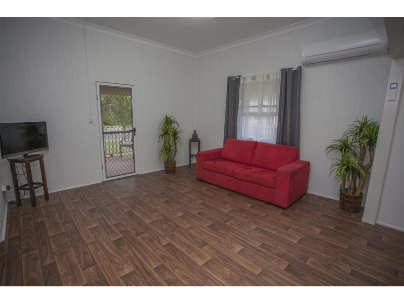 34 Hypatia Street, Chinchilla QLD 4413