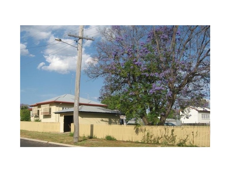 32 Helena Street, Chinchilla QLD 4413