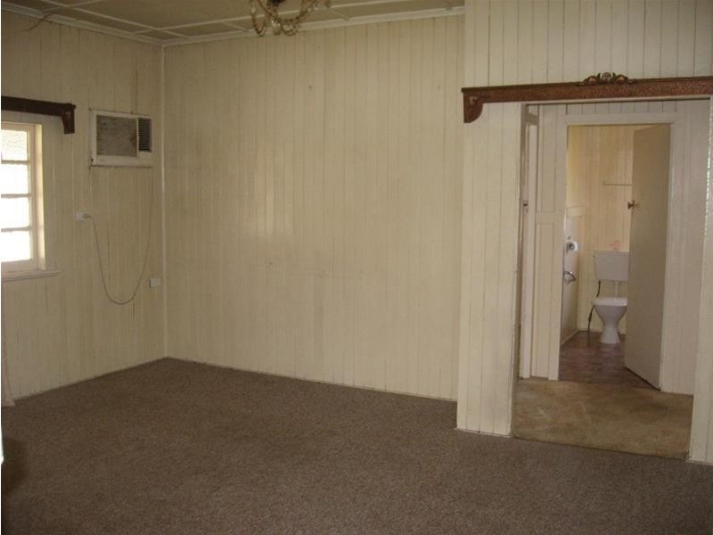 32 Helena Street, Chinchilla QLD 4413