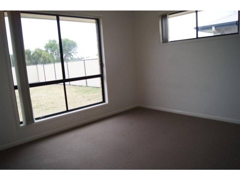 11 Sheridan Street, Chinchilla QLD 4413