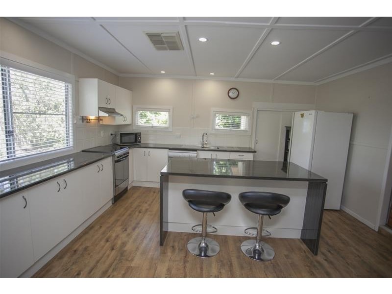 9 Fraser Street, Chinchilla QLD 4413