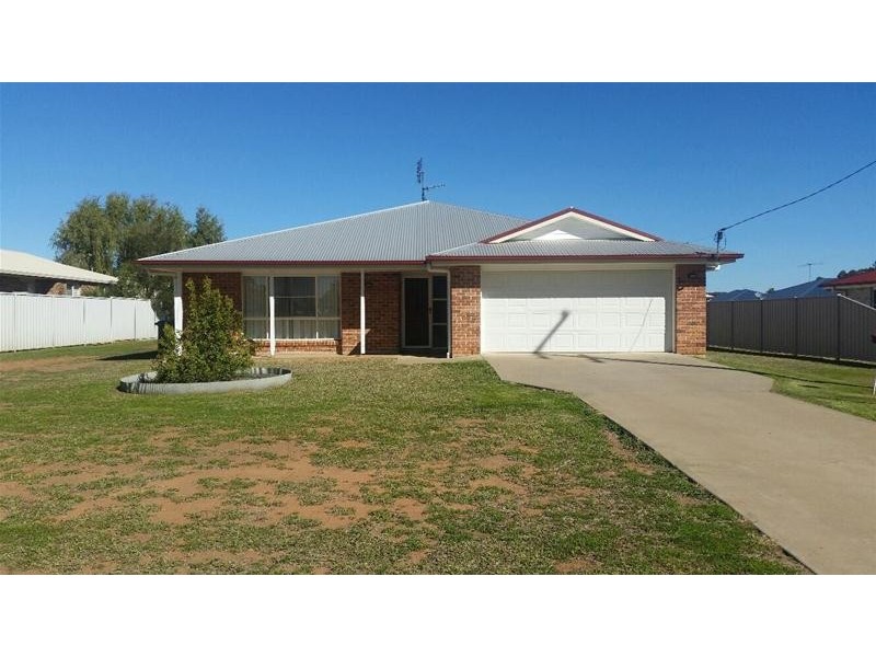 126 Zeller Street, Chinchilla QLD 4413