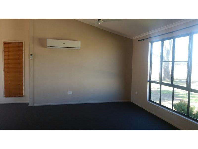 1/48 Windmill Road, Chinchilla QLD 4413