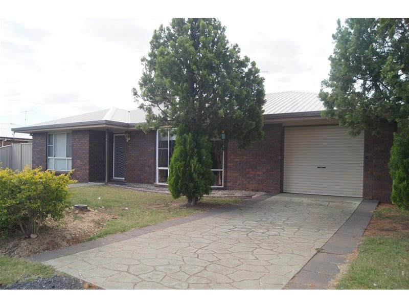 105 Oak Street, Chinchilla QLD 4413