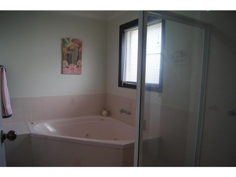 105 Oak Street, Chinchilla QLD 4413