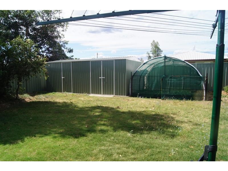 105 Oak Street, Chinchilla QLD 4413