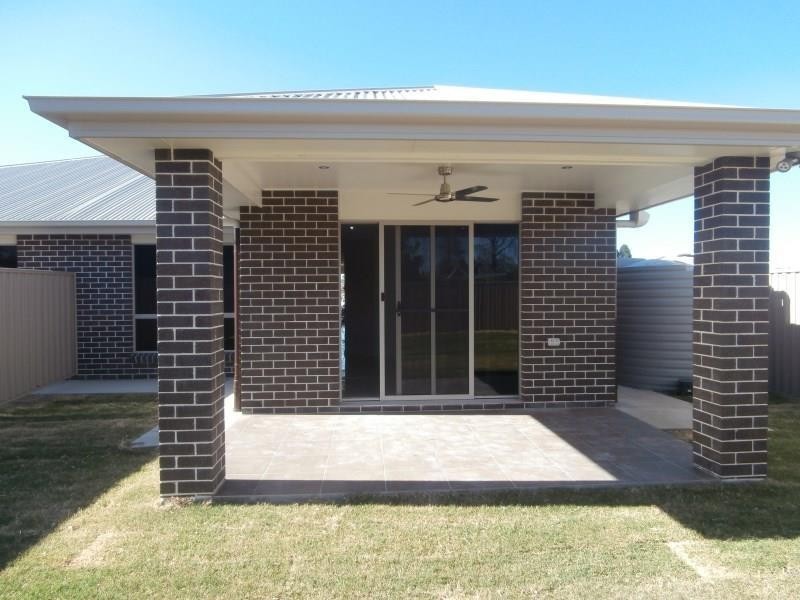 1/33 Skewis Street, Chinchilla QLD 4413