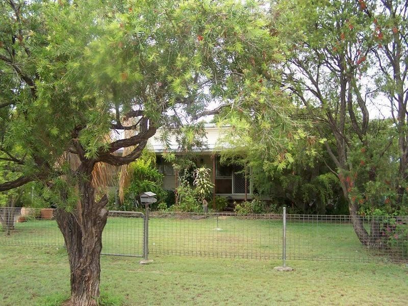 25 Claydon Street, Chinchilla QLD 4413