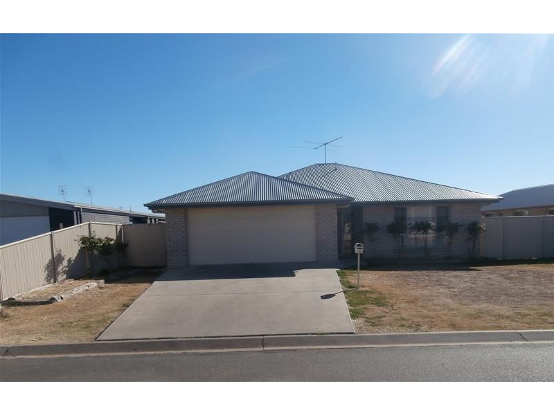 5 Hurse Street, Chinchilla QLD 4413