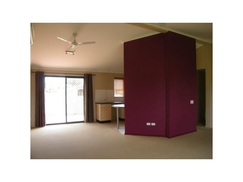 2/48 Windmill Road, Chinchilla QLD 4413